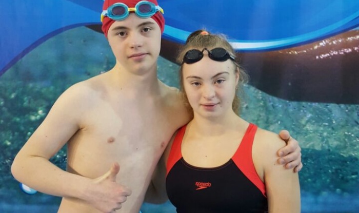 Заставка для - Спортсмены с синдромом Дауна приняли участие в соревнованиях по плаванию Кубка Таяновича.