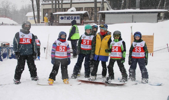 Заставка для - Соревнования на горных лыжах в последний день зимы