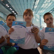 Заставка для - Уфимские дети с синдромом Дауна привезли медали с турнира по плаванию «ПОБЕДИМ ВМЕСТЕ» из Казани!