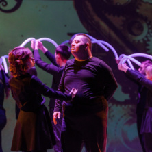 Заставка для - Ребята с синдромом Дауна и другими ментальными нарушениями выступили на сцене театра оперы и балета г.Уфы с премьерой спектакля «Без маски».