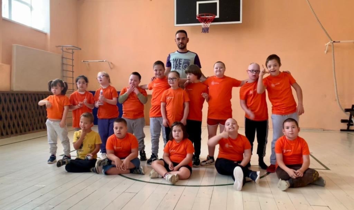 Заставка для - Дети с синдромом Дауна 6-12 лет начали свои первые тренировки по мини-футболу в Уфе